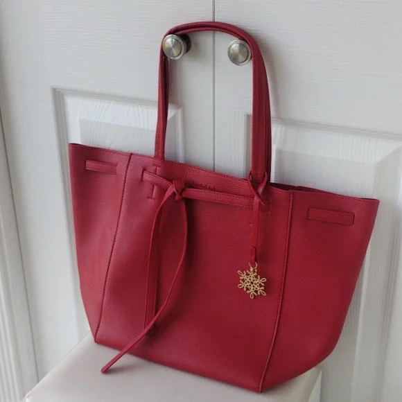 Elegant Red Tote Bag - Picture 4 of 17